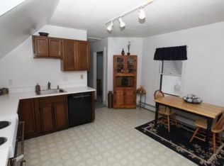 32 Hancock St, Salem, MA 01970