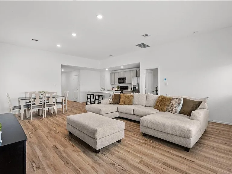 512 Maple Bend Ln — Photo 12