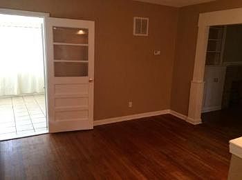 5th image of 975 W Lee St