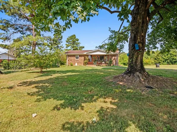 316 N Main St, Erin, TN 37061