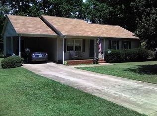 8201 Lantana Dr, Denver, NC 28037