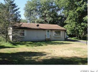 2018 County Line Rd, Phoenix, NY 13135