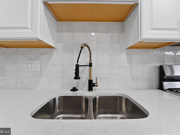 4th image of 7344 Park Heights Ave