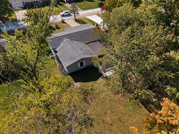 2nd image of 105 Whitewater Dr