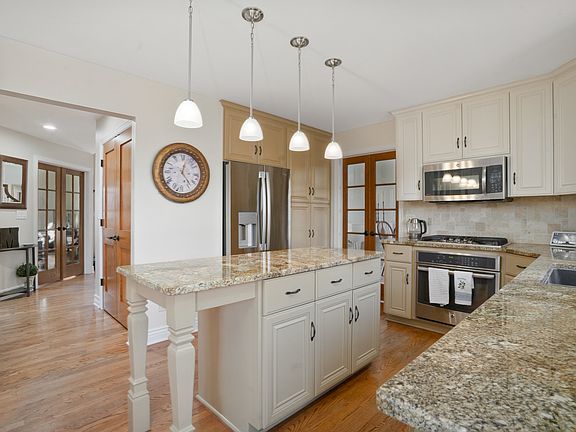 4th image of 1114 Tara Ct