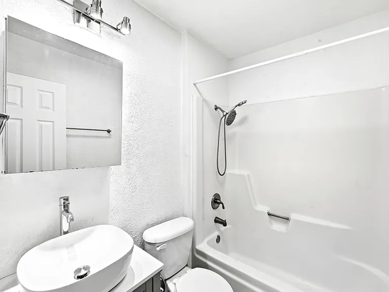 10604 Lanshire Dr #B — Photo 13