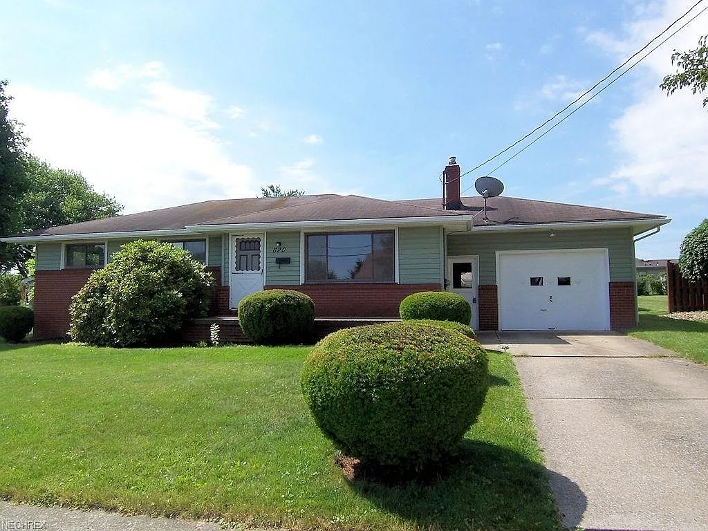 620 Elm St photo 1