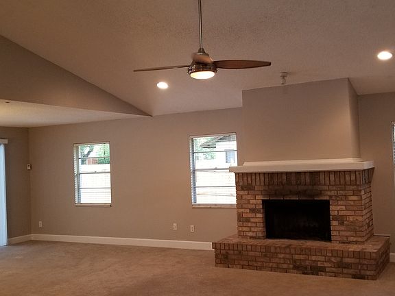 5th image of 4426 Glenview Ln