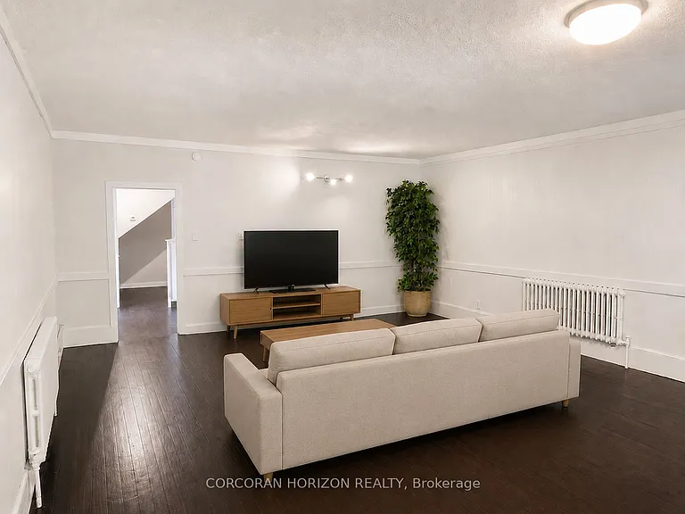 20407 Leslie St — Photo 15