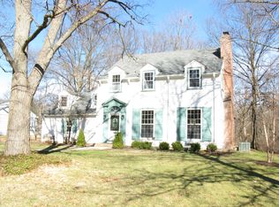 28 Orchard Ln, Saint Louis, MO