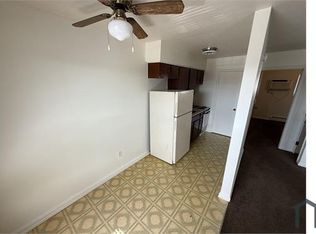 3205 Twin Oak Ln #12, Louisville, KY 40219