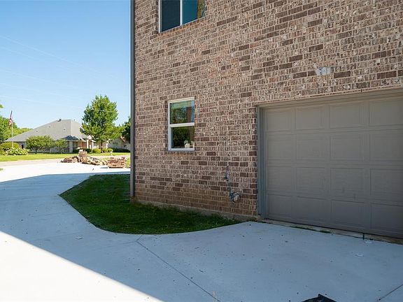 3rd image of 6504 Park Place Dr