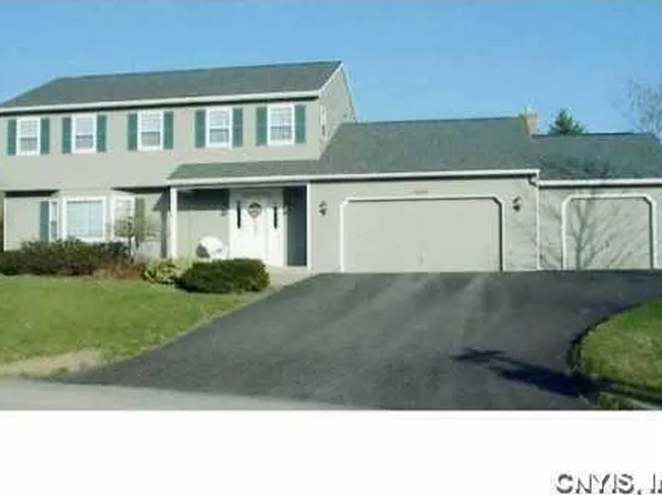 8247 Drinkwater Ln, Manlius, NY 13104