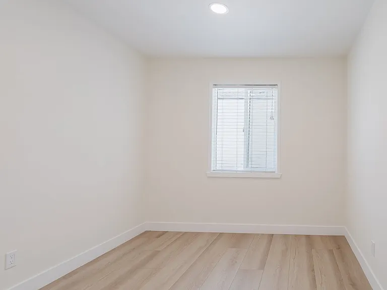 16400 Donmetz St — Photo 15