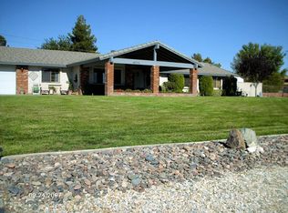 14735 Kokomo Rd, Apple Valley, CA 92307