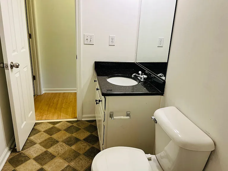 145 Riverside Dr — Photo 36