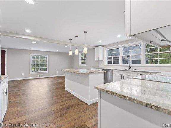 4th image of 1415 John R Rd