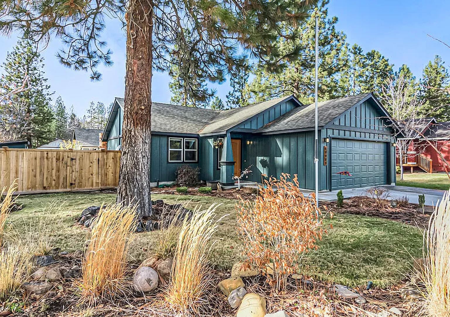Fantastic 2 Bed/2 Bath with Fully Fenced Backyard - Lodgepole Drive — Photo 1