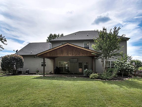 4th image of 442 Rockwell Farm Ln