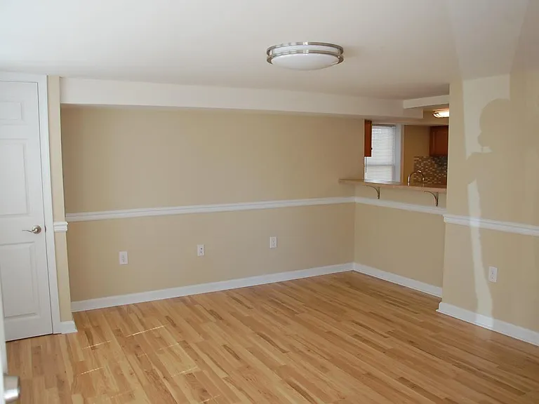 15 N Newport Ave #1 — Photo 3