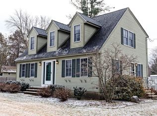 43 Brookfield Rd, Tewksbury, MA 01876