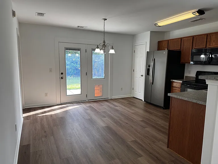 115 Fox Glen Ct — Photo 14