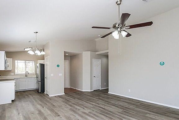3rd image of 10549 E Cicero St