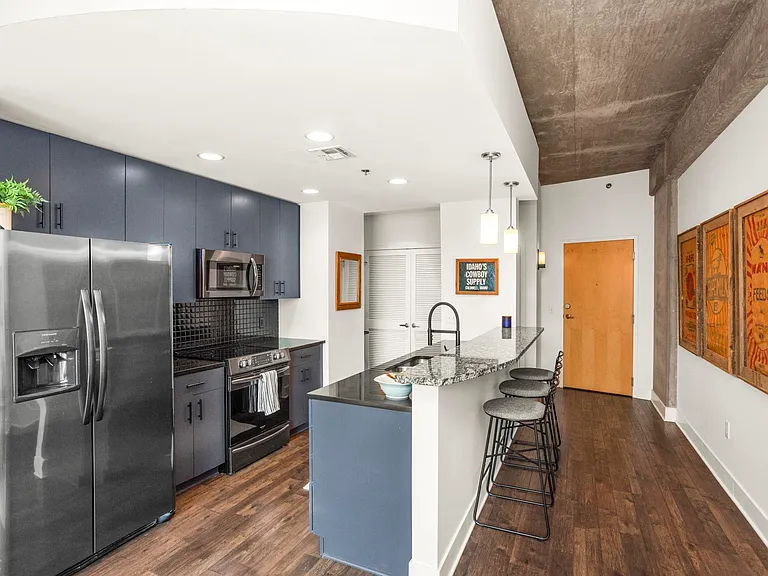 415 Church St #1608 — Photo 8