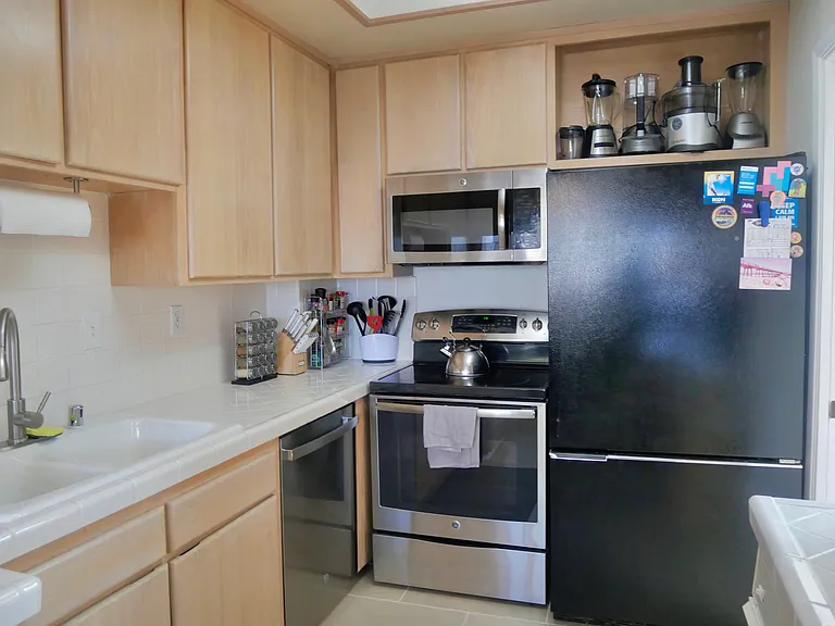 614 Monterey Blvd — Photo 6