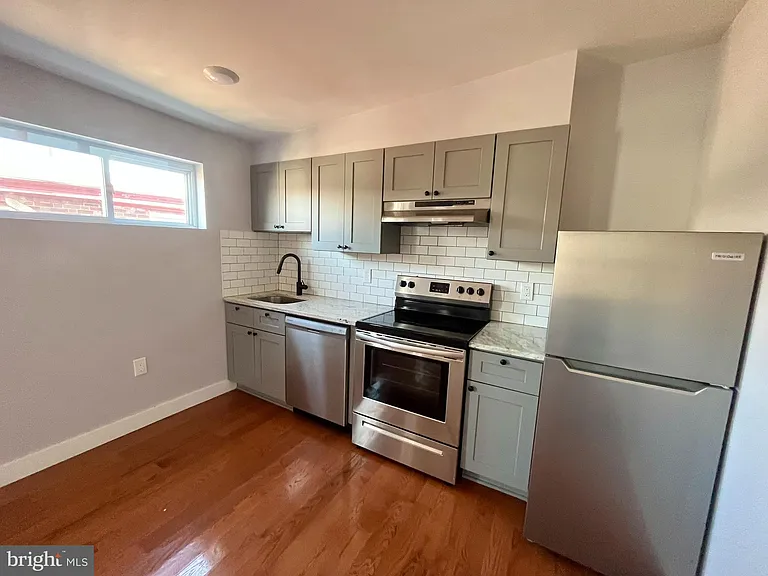 4508 Walnut St #304 — Photo 8
