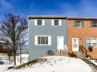 21 Mall Rd, Etters, PA 17319