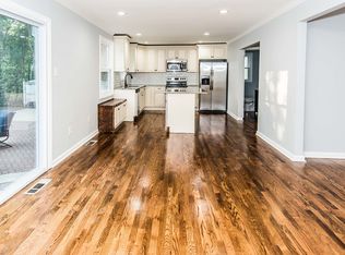 16 Fall Dr, Burlington, NJ 08016