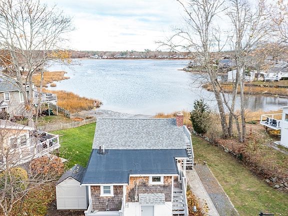 3rd image of 4 Ross Ave