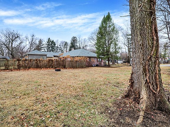 3rd image of 3715 Governors Rd