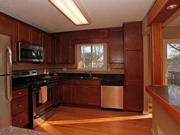 3rd image of 5839 Thomas Ave S