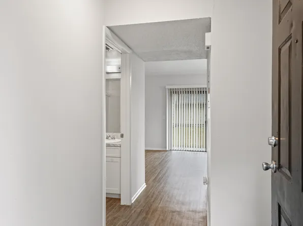 8016 N Saint Peter Ave, Tampa, FL 33614