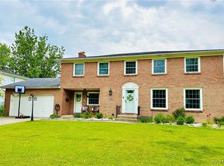 103 Meadowview Ln, Buffalo, NY 14221