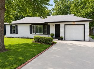 1109 N Howeth St, Gainesville, TX 76240