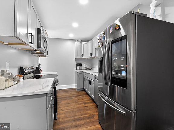 3rd image of 24804 Frederick Rd