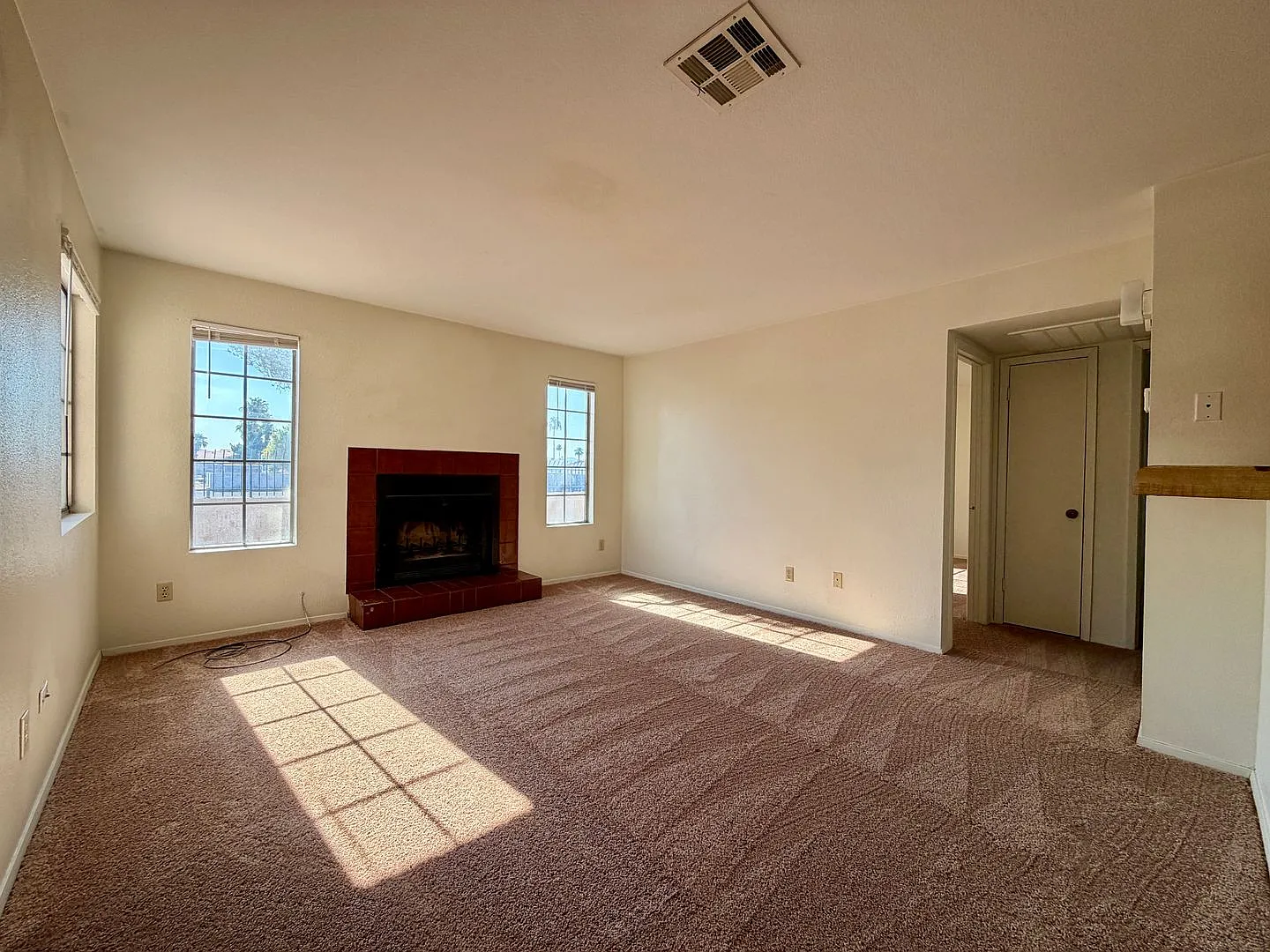2704 Aarondavid Dr — Photo 4