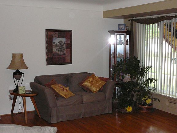 5th image of 28284 Elmira St