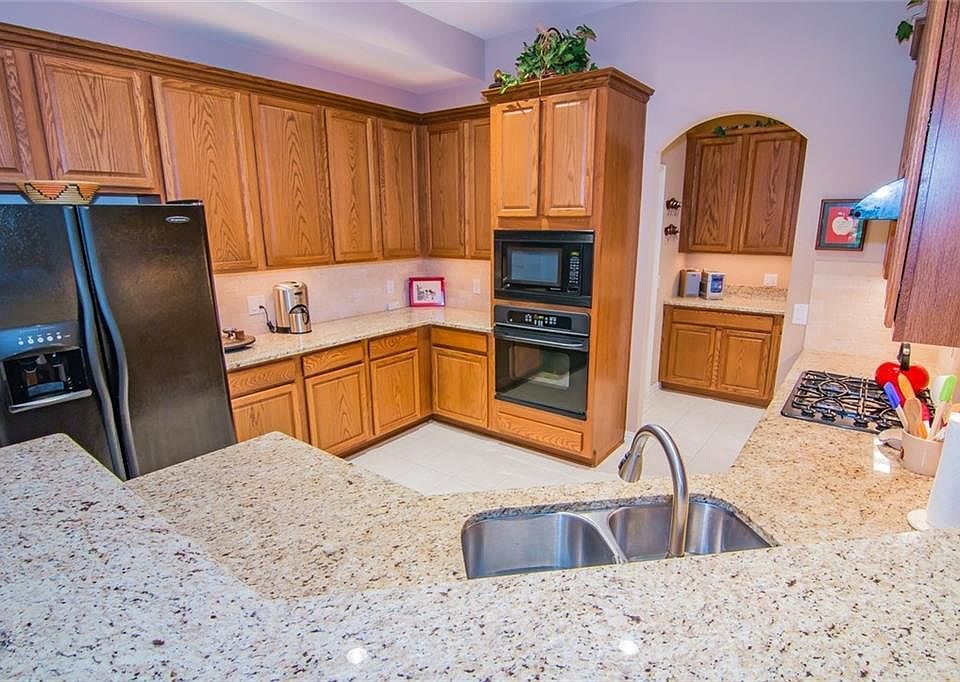 1st image of 412 Long Cove Dr