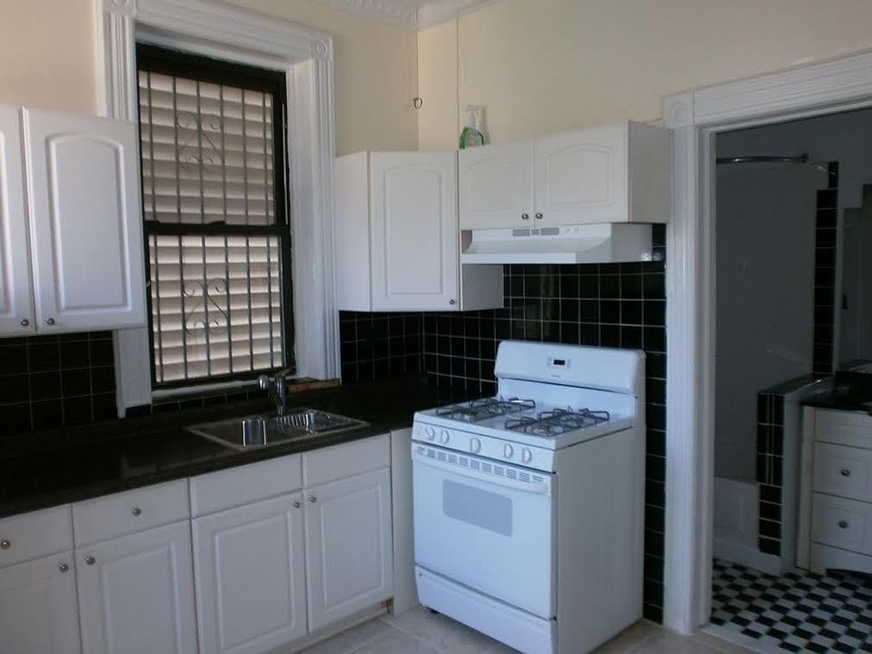 1st image of 3239 38th St