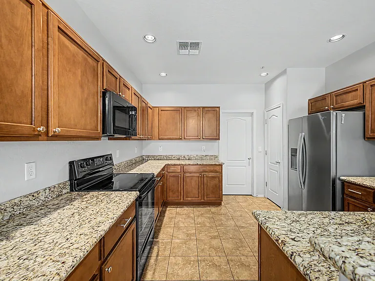 1250 S Rialto St #7 — Photo 21
