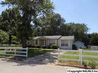 3105 Pineview Dr, Decatur, AL 35603