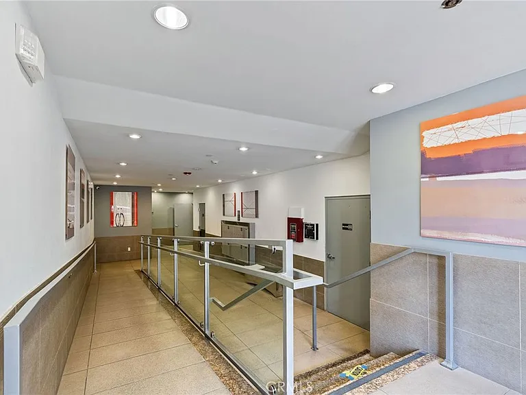 118 N Kings Rd #201 — Photo 36