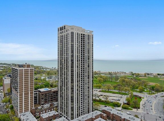 2nd image of 1636 N Wells St APT 2515