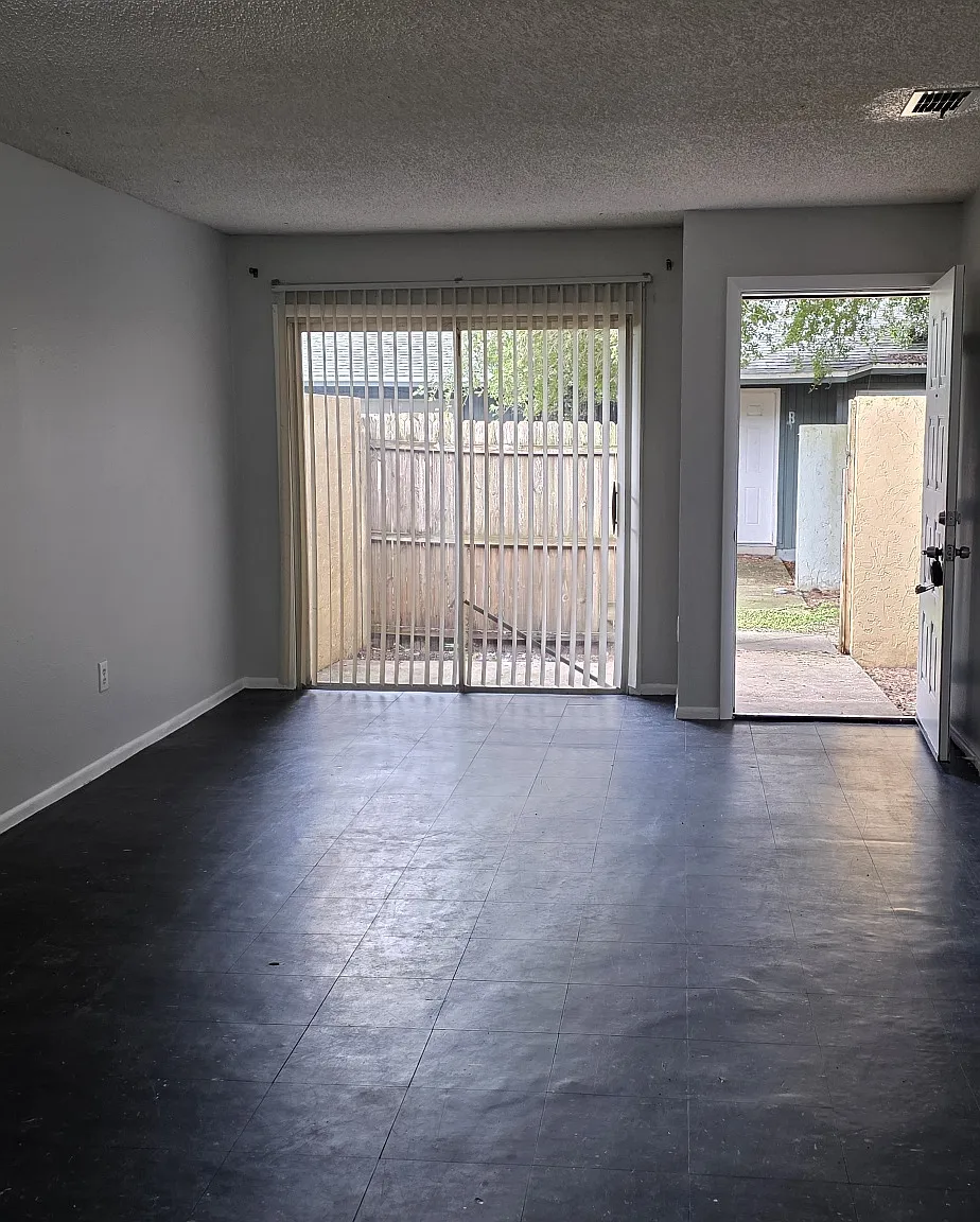 2 bed, 750 sqft, $1,250 — Photo 2
