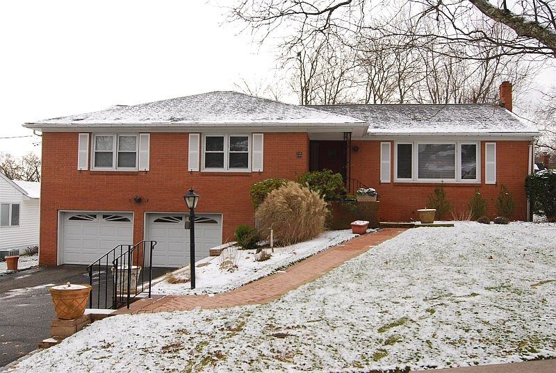 1st image of 18 Lakeview Dr