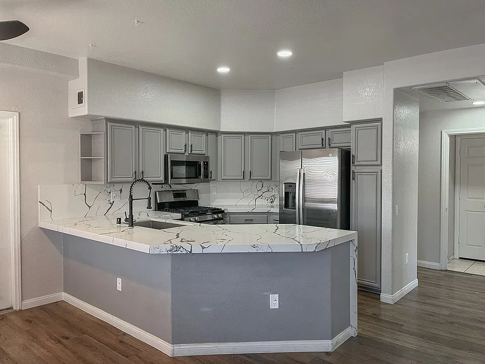 5225 W Reno Ave #126